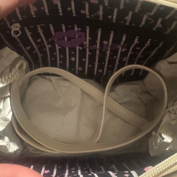 Betsy Johnson White Strawberry Print Women's Bag - Picture 5 of 6